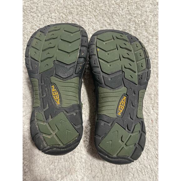 Keen Newport Big Kid's Size 3 EU 35 Waterproof Outdoor Sandals Green - Picture 2 of 11